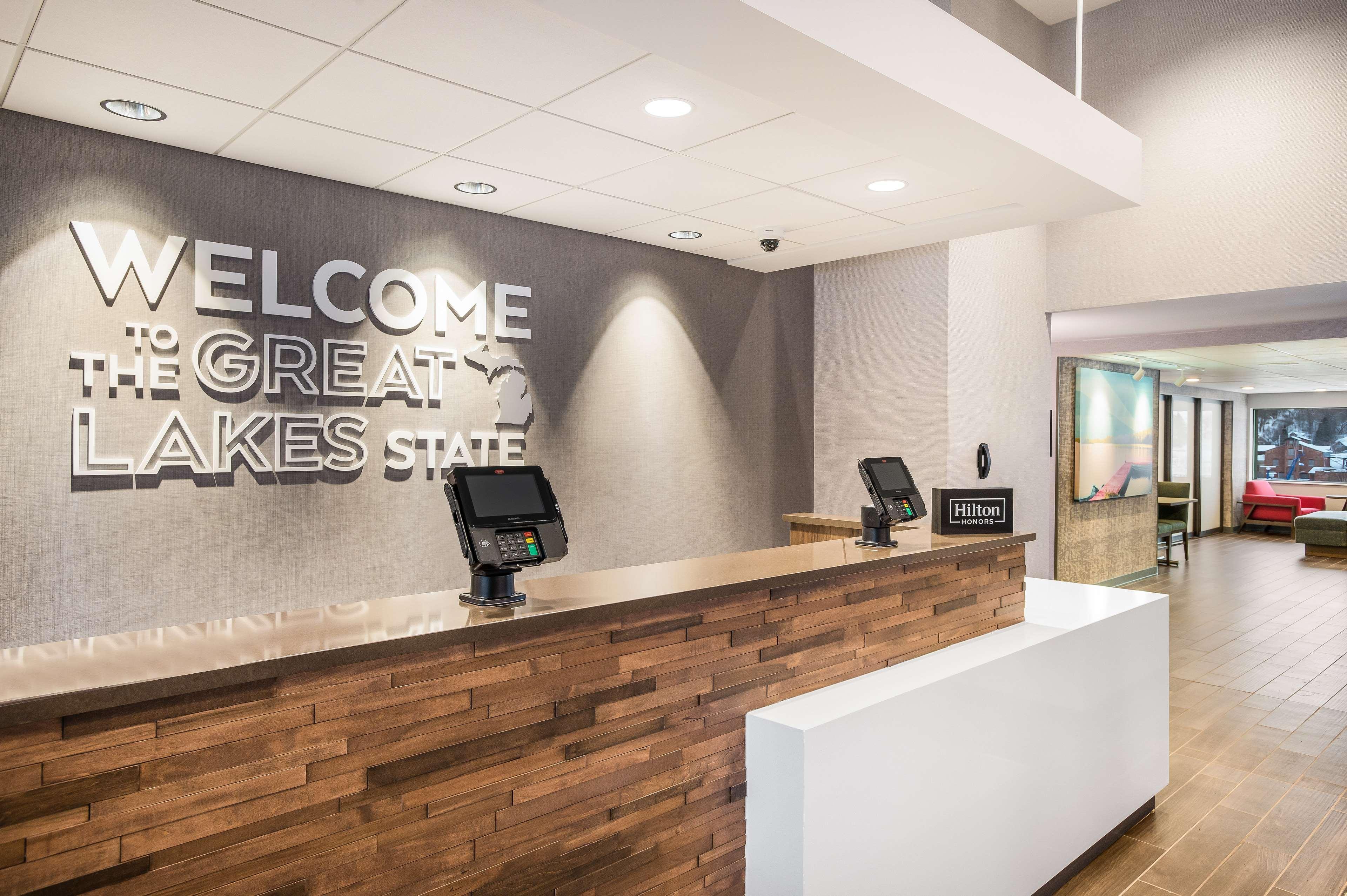 Hampton Inn & Suites Houghton Exteriér fotografie